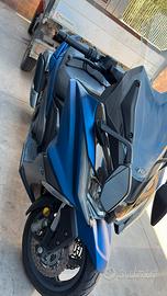 Kymco ak 550