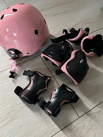 Protezione  n.7 pezzi casco ginocchiere gomitiere