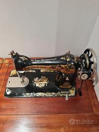Macchina per cucire antica Singer
