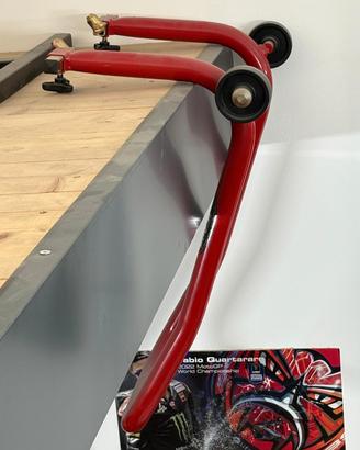cavalletto per moto 