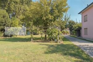 Casa singola con capannone e terreno agricolo