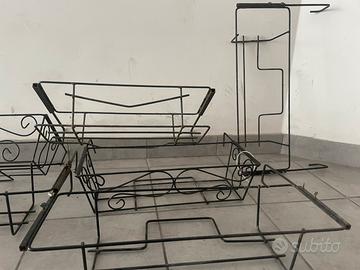 Stock fioriere in metallo da terrazzo