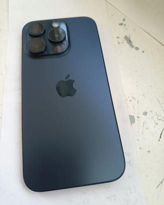 Iphone 15 pro blu titanio