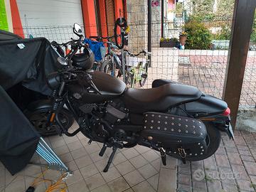moto Harley Davidson street Road 750