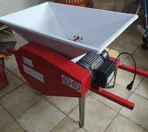 Piagitrice elettrica per uva