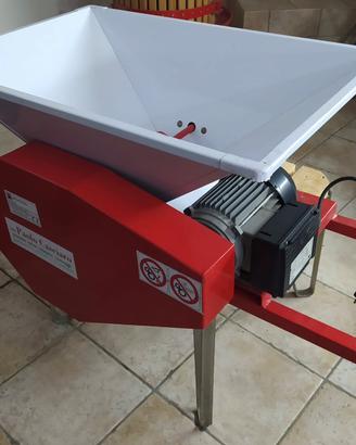 Piagitrice elettrica per uva