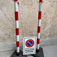 Paletti in plastica con base di cemento