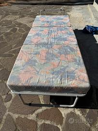 Letto singolo richiudibile con materasso