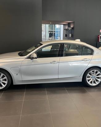 BMW 330 edrive -ibrida plug-in