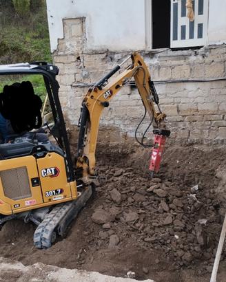 Noleggio escavatore 17 e 35 qli caterpillar