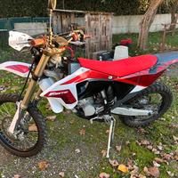 Fantic XE 125 – Racing – 3.980 km – Full optional
