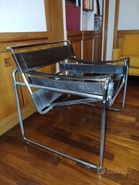Sedia Wassily B3 di Marcel Breuer in pelle