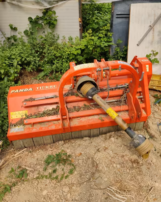 Trincia Tierre Panda 140