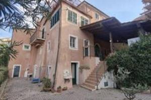 Immobile in asta di 506 m² con più di 5 locali a O