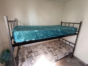 LETTO A CASTELLO IN FERRO CON  MATERASSI 