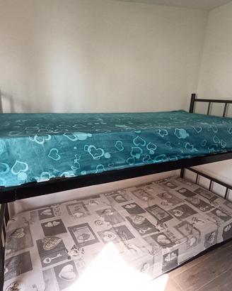 LETTO A CASTELLO IN FERRO CON  MATERASSI 