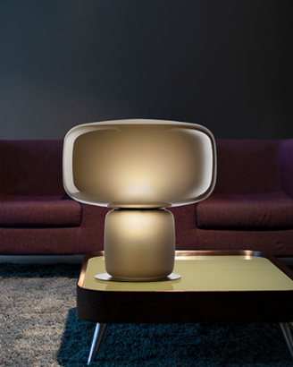 Lampada da tavolo in vetro soffiato fumè – design