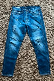 Pantaloni jeans