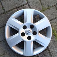 solo un copricerchio originale Nissan Qashqai 