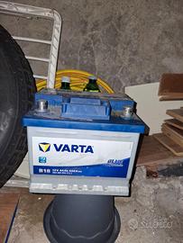 BATTERIA AUTO VARTA B18 BLUE DYNAMIC 12V 44Ah 440A