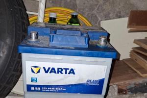BATTERIA AUTO VARTA B18 BLUE DYNAMIC 12V 44Ah 440A