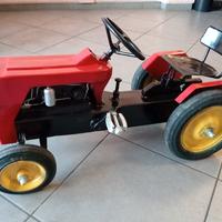 TRATTORINO D'EPOCA A PEDALI