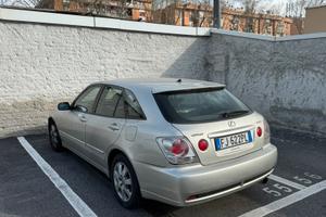 Lexus is200