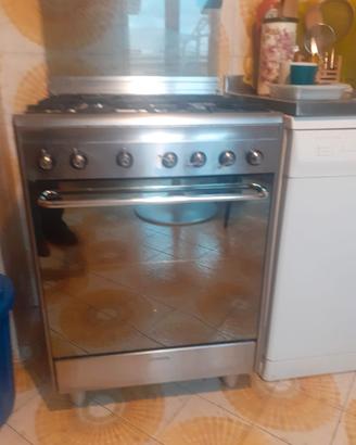 Cucina a Gas in acciaio inox