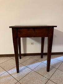 Tavolino vecchio