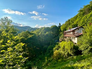 Villa autosufficiente con vista panoramica