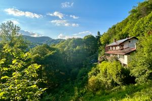 Villa autosufficiente con vista panoramica