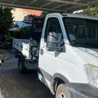 IVECO Daily 35C17 ribaltabile con gru