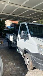 IVECO Daily 35C17 ribaltabile con gru