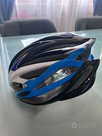 Casco bicicletta e mountainbike