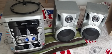 Stereo più cd ( può caricare 3 cd)