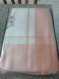 tovaglia con tovaglioli 