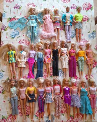Lotto 23 Barbie usate e 2 Ken usati