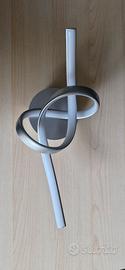 applique moderna luce LED neutra