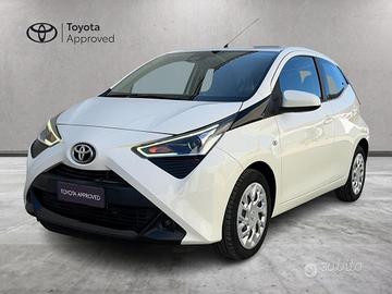 Toyota Aygo 1.0 x-play 5p m-mt