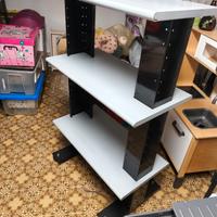 2 mobili TV con ruote 