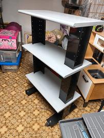 2 mobili TV con ruote 