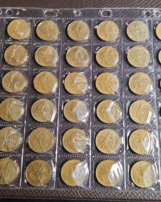42 Monete Commemorative da 200 Lire