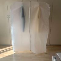 Stand appendiabiti con copriabiti