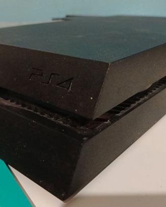 PS4 1 TB COME NUOVA COMPLETA DI ACCESSORI