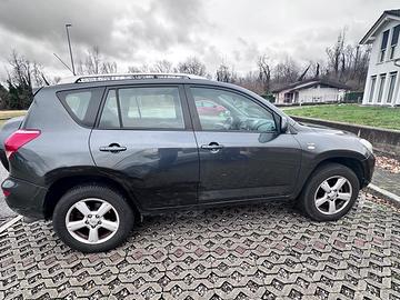 Toyota RAV4 3 serie