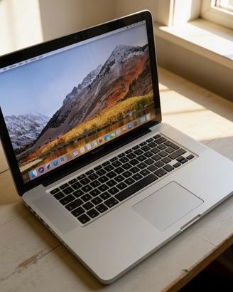 MacBook Pro 15” (2011) – SSD + 8GB RAM