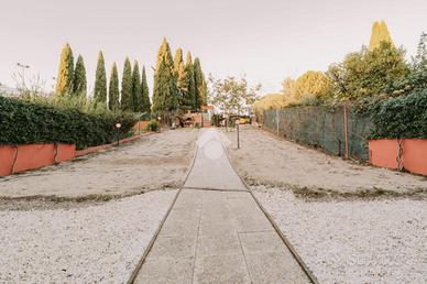 4 LOCALI A TARQUINIA