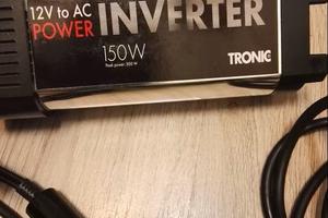 Convertitore di corrente Tronic da 12 V a 220 V.