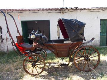 Carrozza tipo vis avis