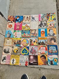 dischi 45 giri pezzi n. 154 con custodie 